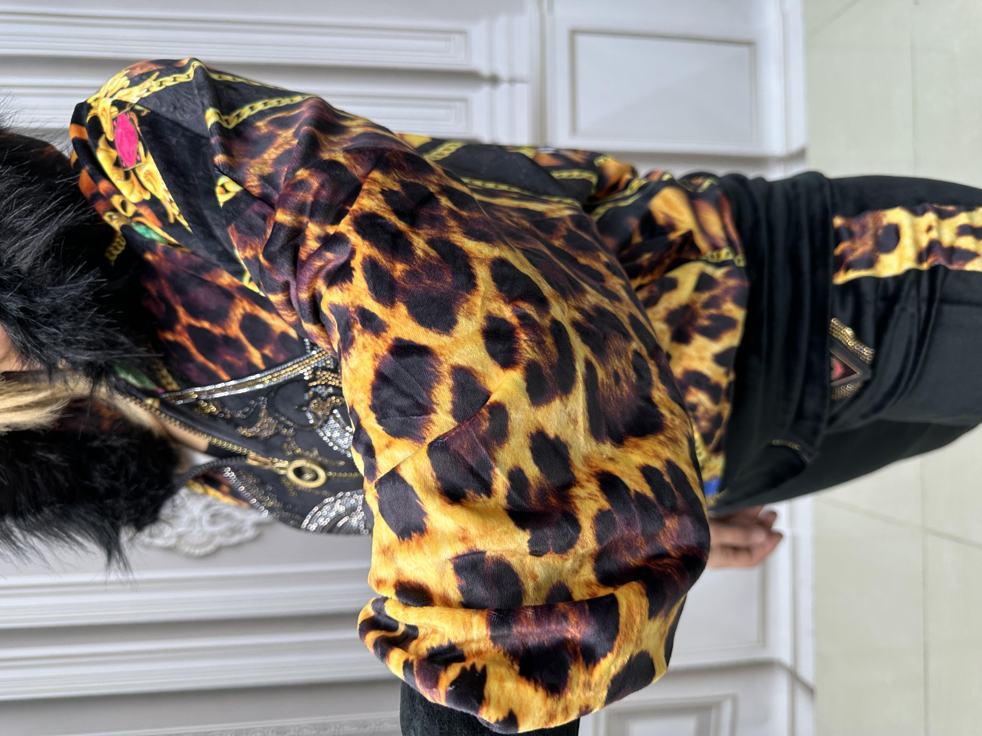 Leopar Desen Kürklü Crystal Taşlı Kadife Eşofman Takımı - KAHVE