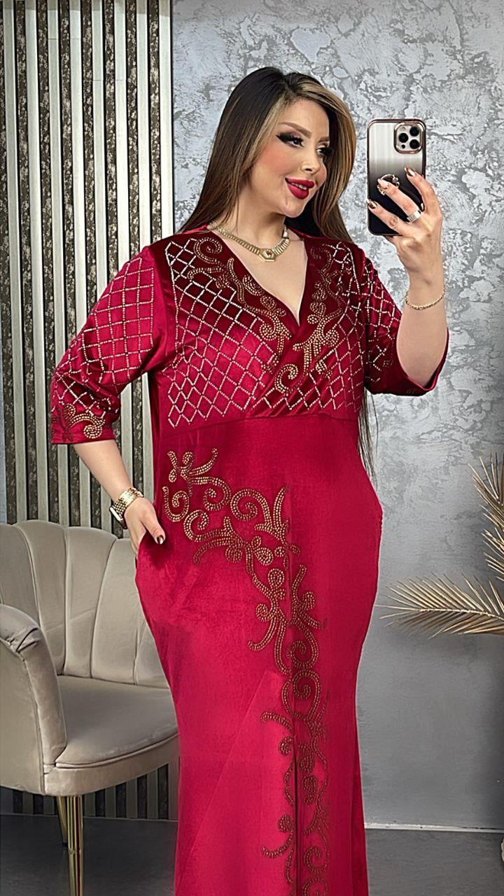 Sarmaşık Kruvaze Yaka Crystal Taşlı Kadife Elbise - KIRMIZI