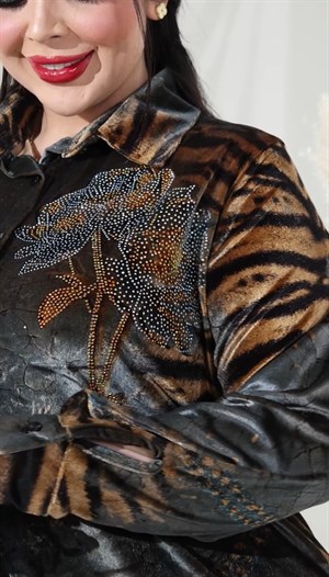 Gümüş Güllü Kadife Crystal Taşlı Gömlekli Takım - GRİ