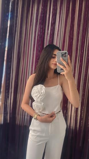  Güllü Likralı Crop Tasarım Bluz Beyaz 