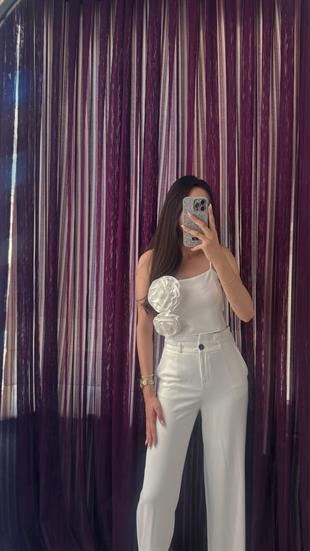  Güllü Likralı Crop Tasarım Bluz Beyaz 