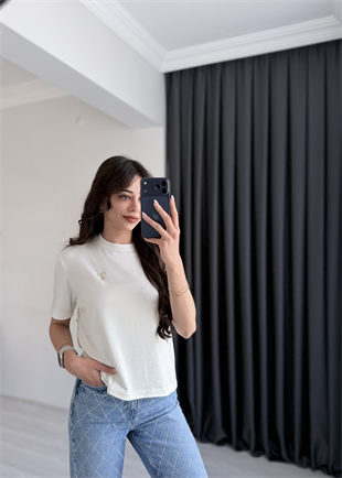 Amia Bisiklet Yaka Kısa Kollu Beyaz Tshirt