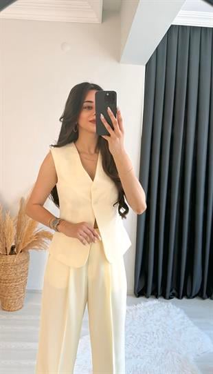 Beauty İki Düğmeli Sarı Keten Kumaş Yelek