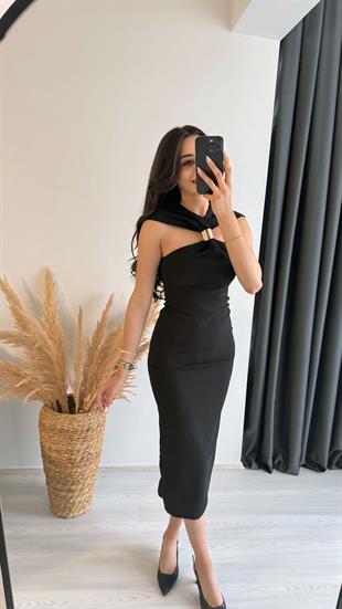 Beyonce Siyah Göğüs Aksesuar Detaylı Maxi Boy Elbise