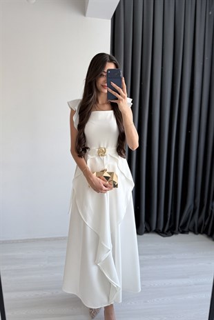 Diana Gold Kemer Detaylı Volanlı Beyaz Elbise