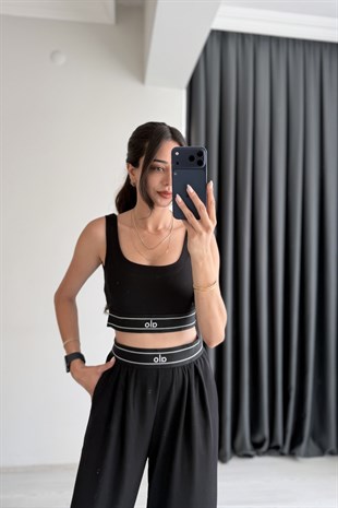 Lola Yazı Detaylı Spor Takım Siyah