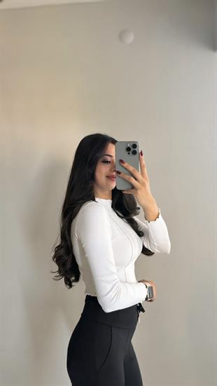 Mago Önü Dikişli Beyaz Bluz