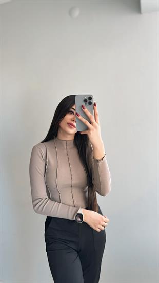 Mago Önü Dikişli Sütlü Kahve Bluz
