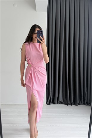 Ringo Pembe Toka Detaylı Yırtmaçlı Midi Elbise