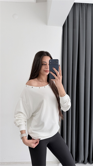 Rosa Oysh Kuşgözü Detaylı Kayık Yaka Bluz Beyaz