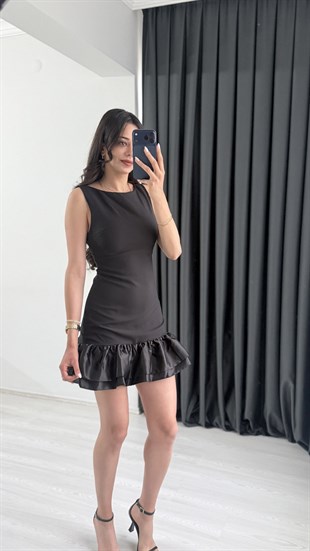 Tinker Siyah İçi Şortlu Saten Detaylı Elbise