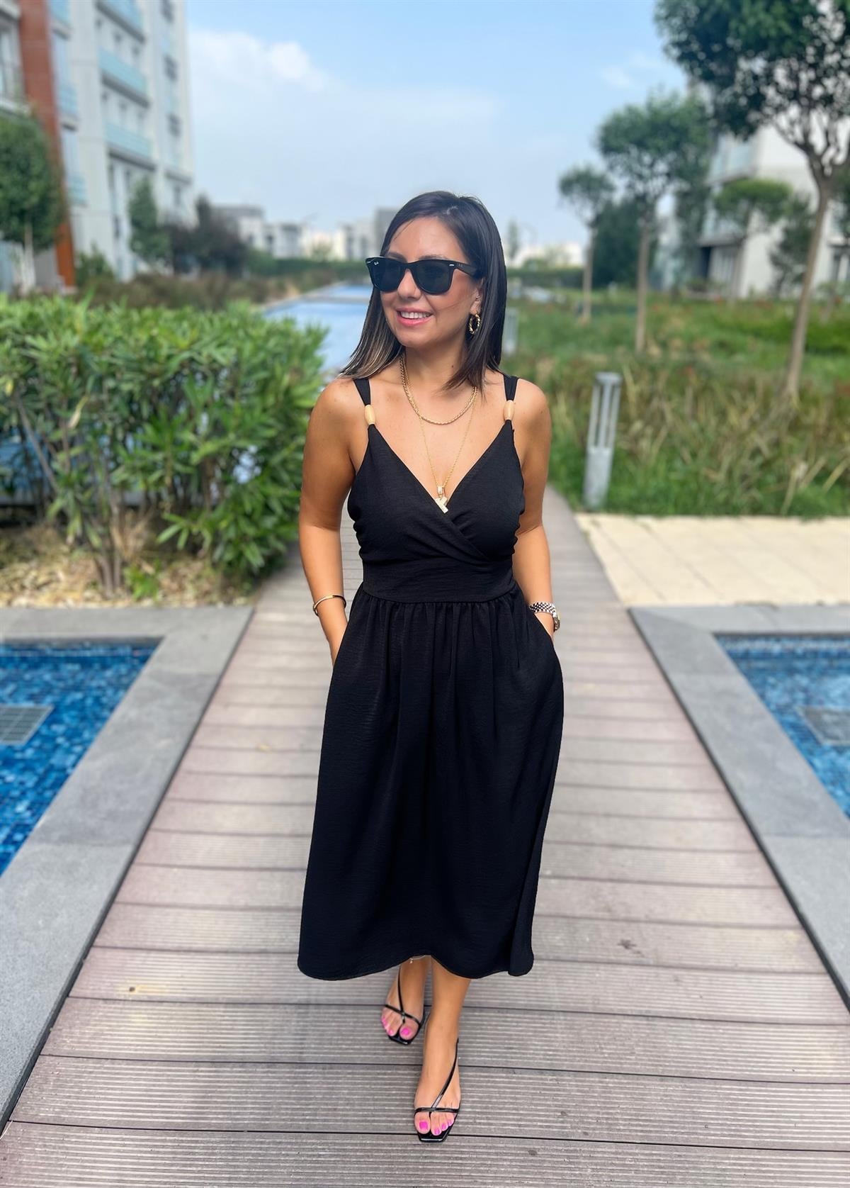 Ahşap Boncuklu Keten Ayrobin Siyah Elbise