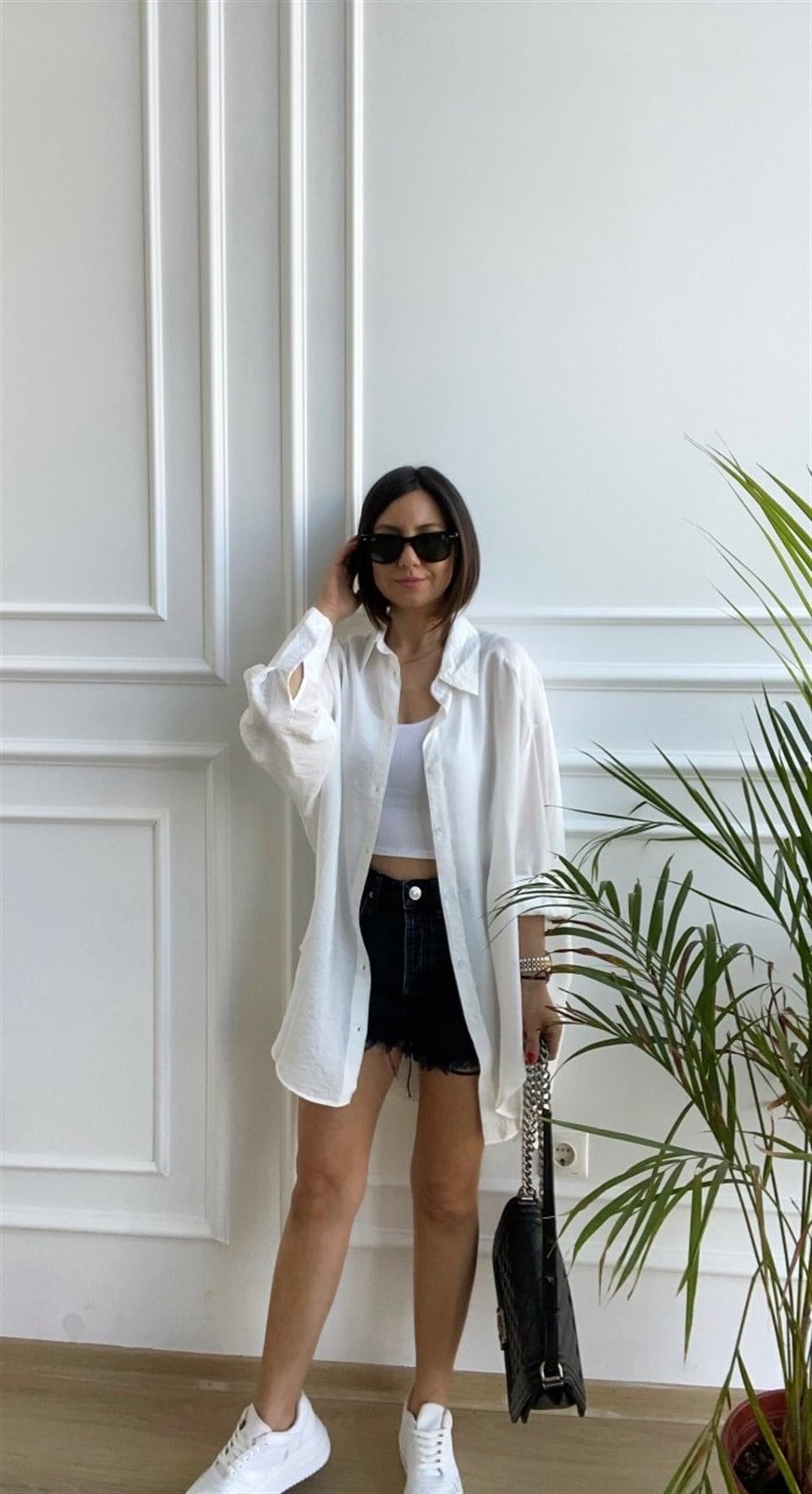 Geniş Manşetli Oversize Kalıp Beyaz Gömlek