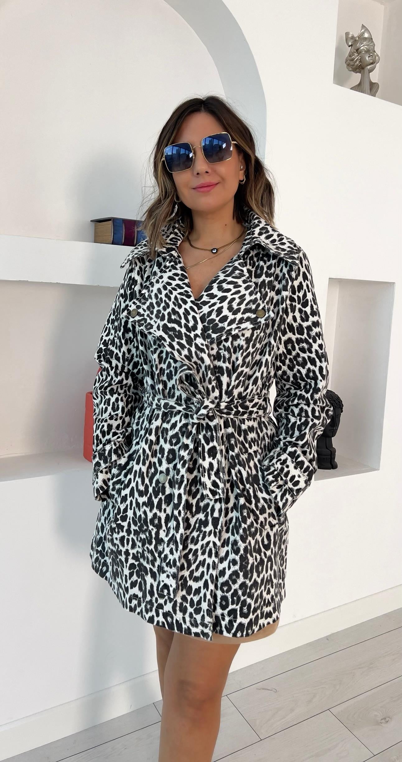 Leopar Desenli Beli Kuşaklı Kısa Trench
