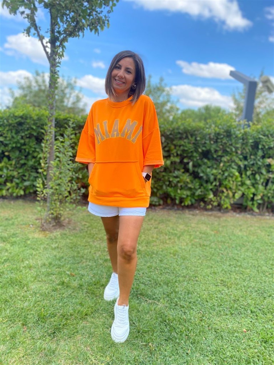 Turuncu cepli sweatshirt