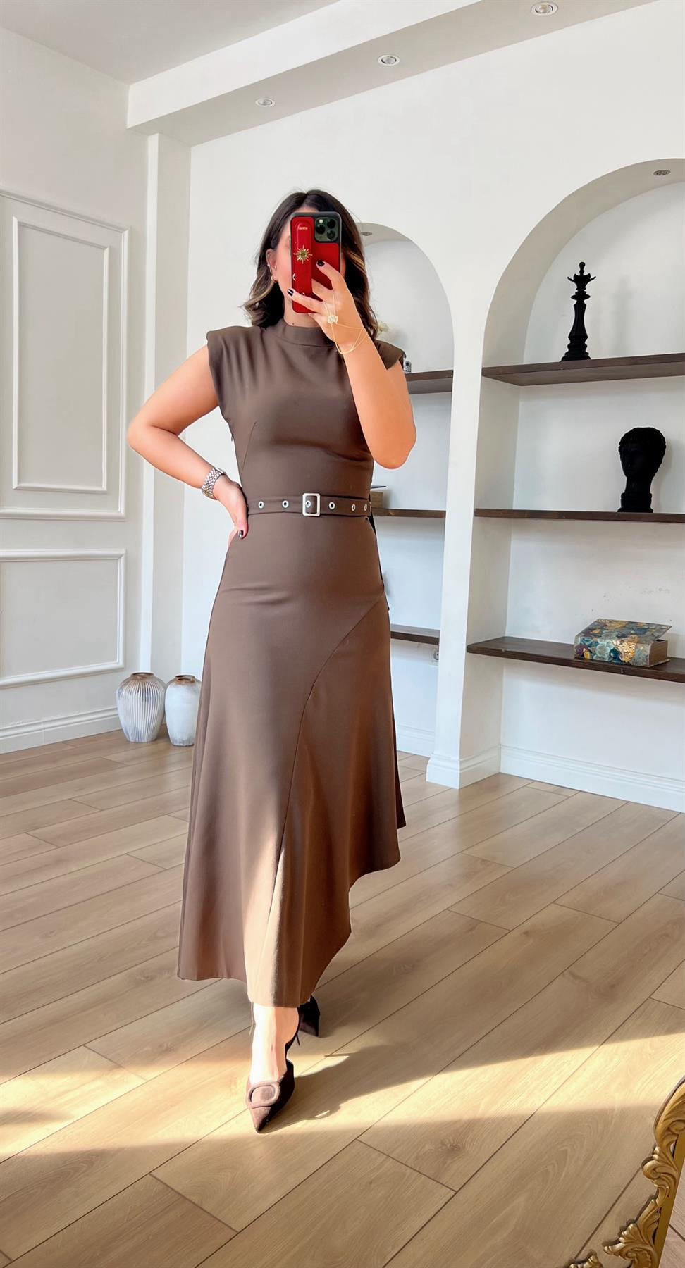 Asimetrik Kemerli Elbise