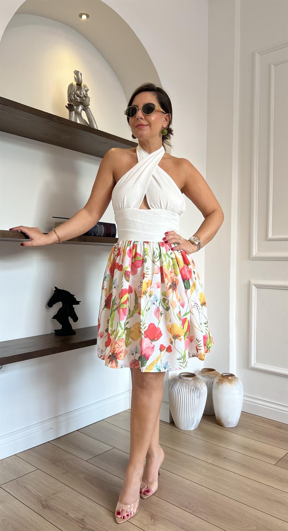 Boyundan Bağlamalı Çiçek Desenli Elbise