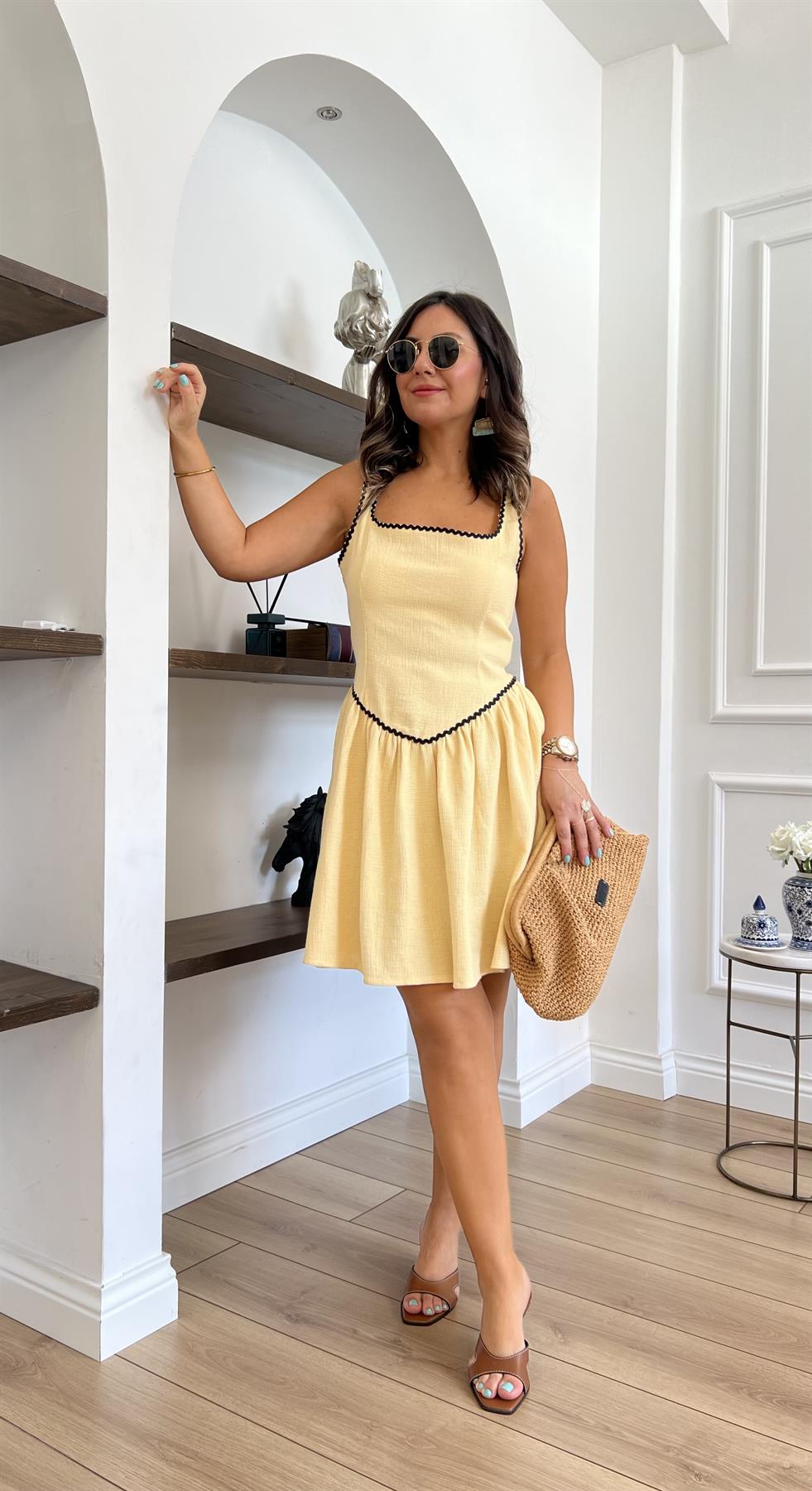 Önü Biye Detaylı Mini Sarı Elbise