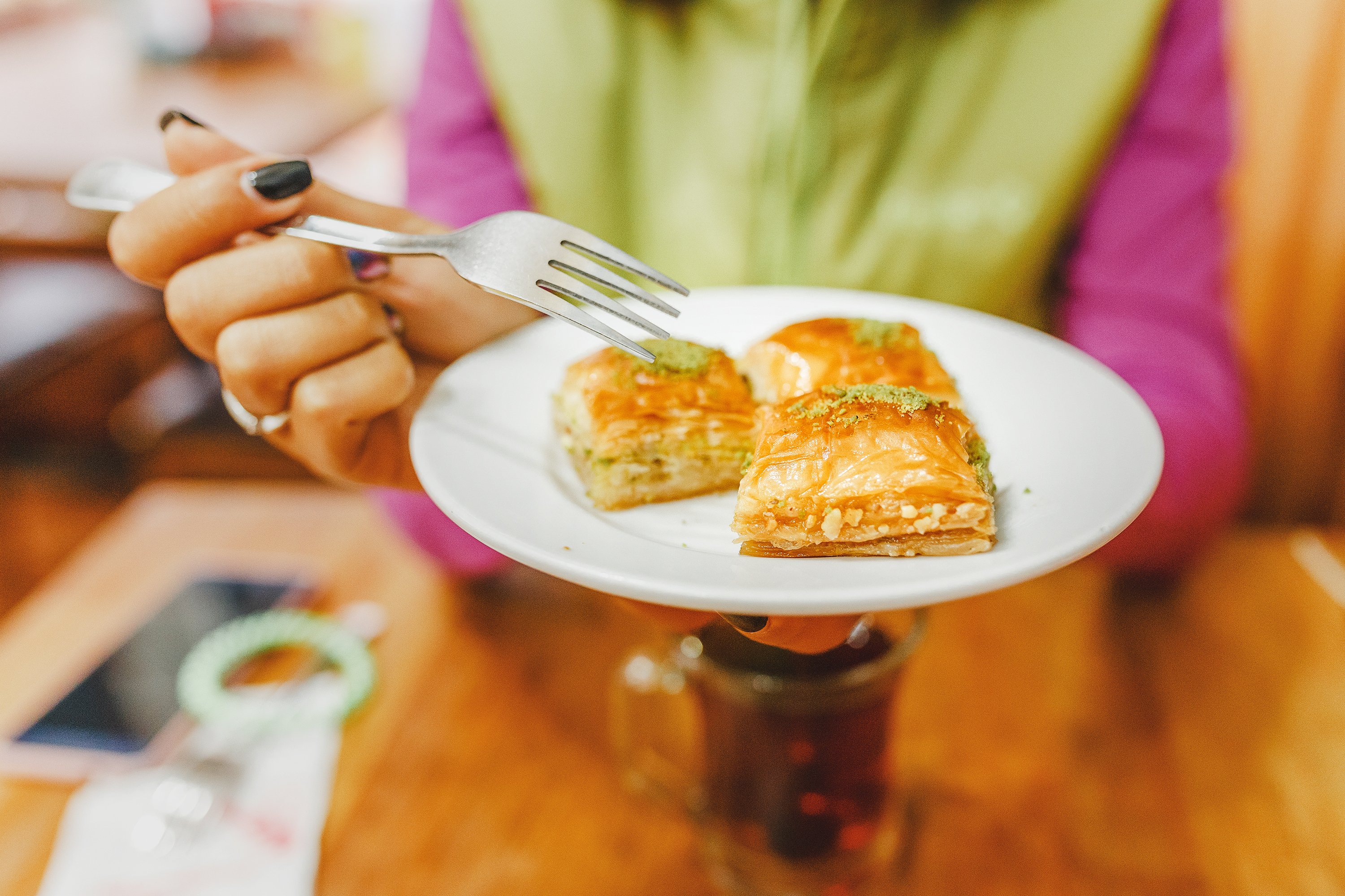 Baklava Nasıl Yenir