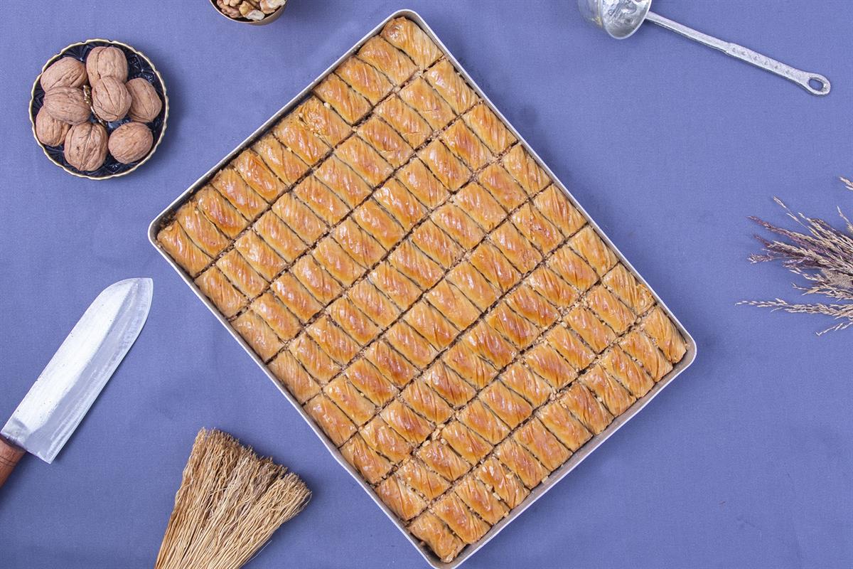 CEVİZLİ KIVRIM BAKLAVA TEPSİ