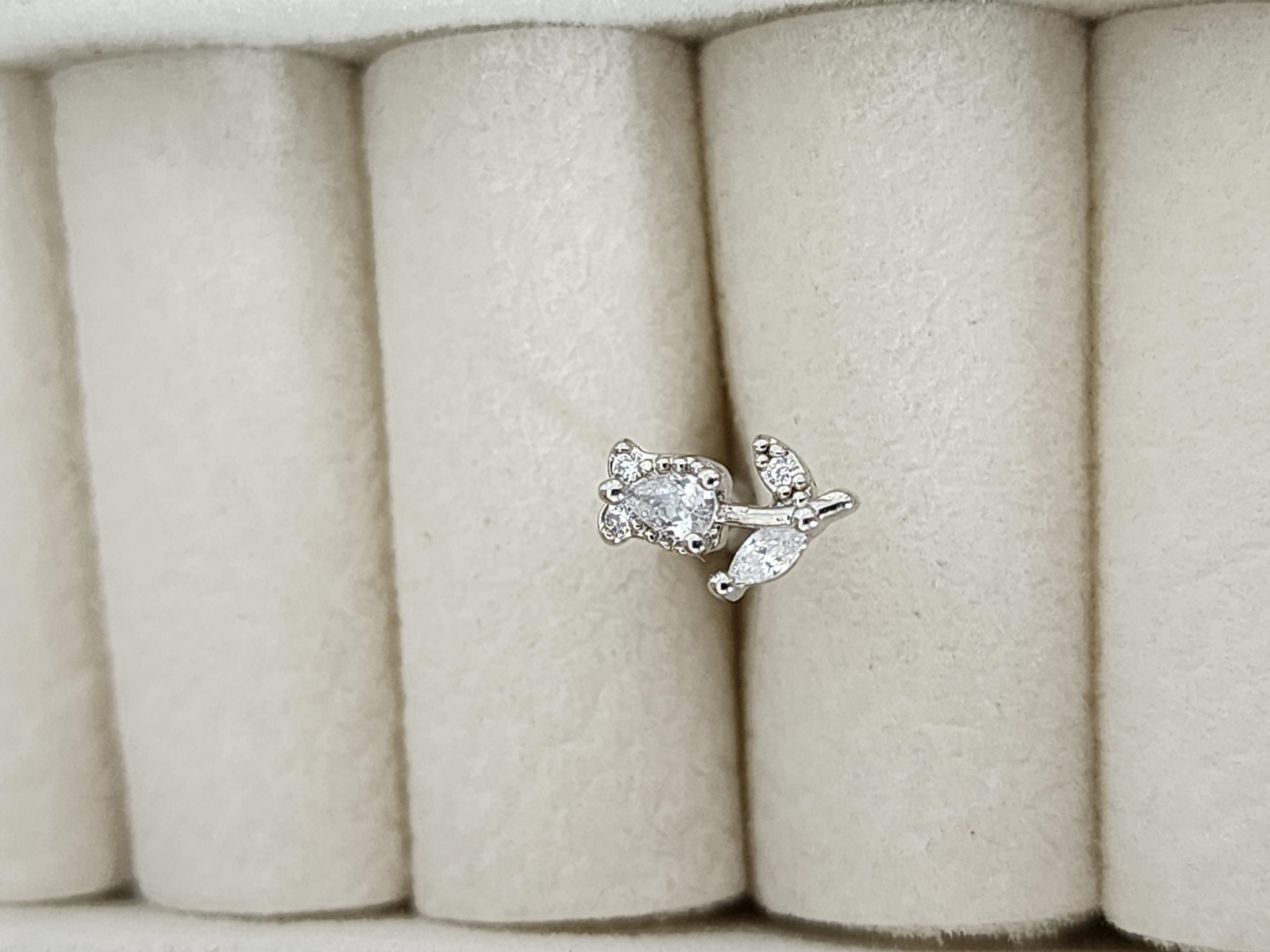 Çelik Silver Çiçek Piercing