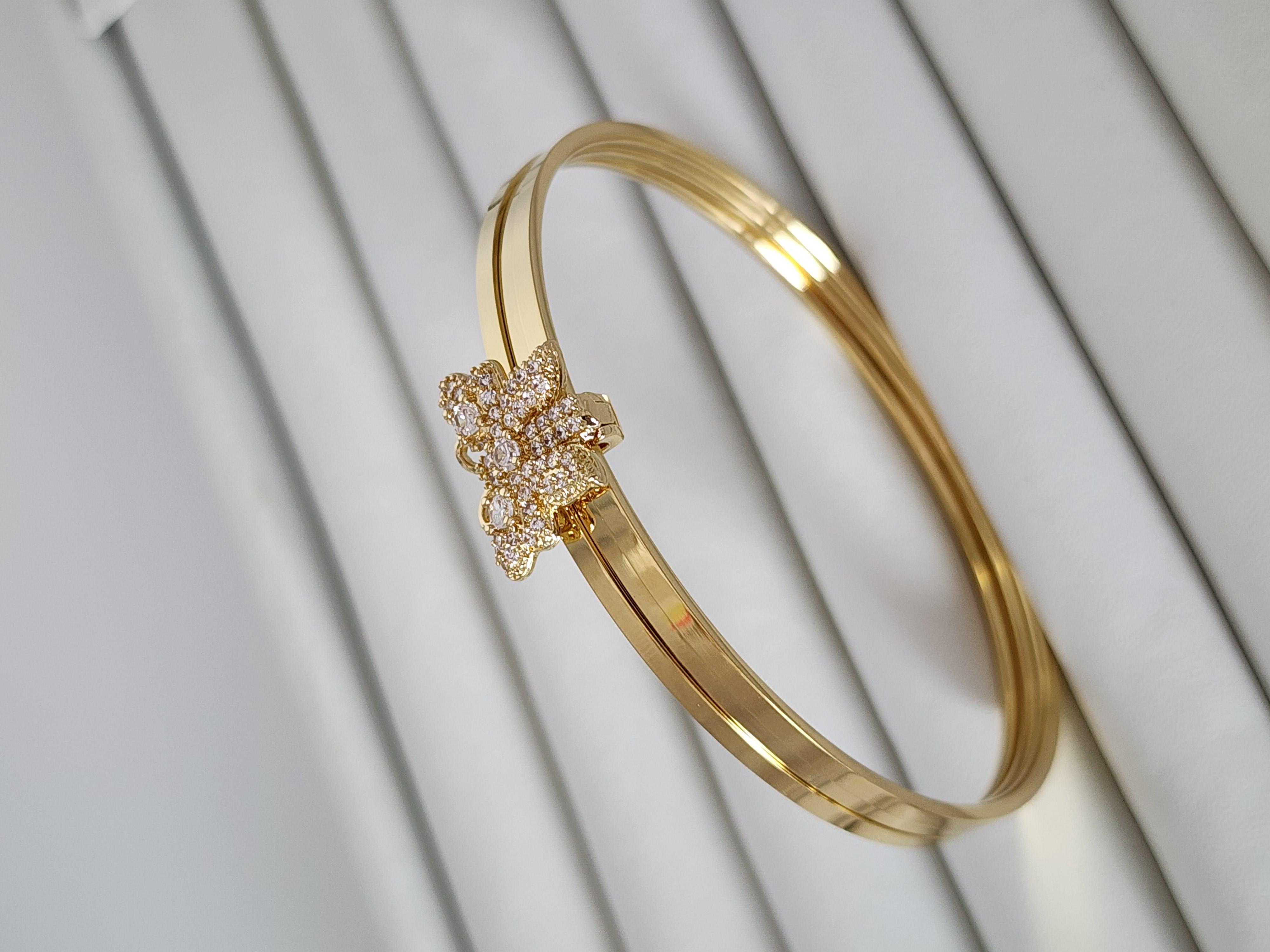 Kelebek Charmlı Ajda Gold Bilezik 6,5 cm