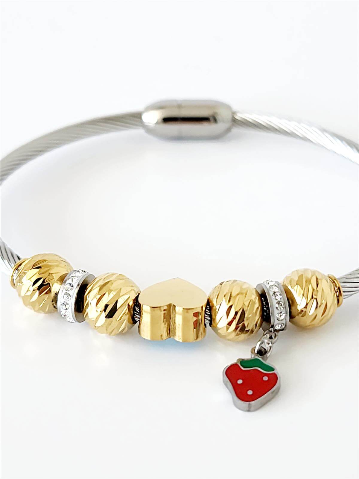 Silver Çilek Detaylı Charm Kelepçe Bileklik