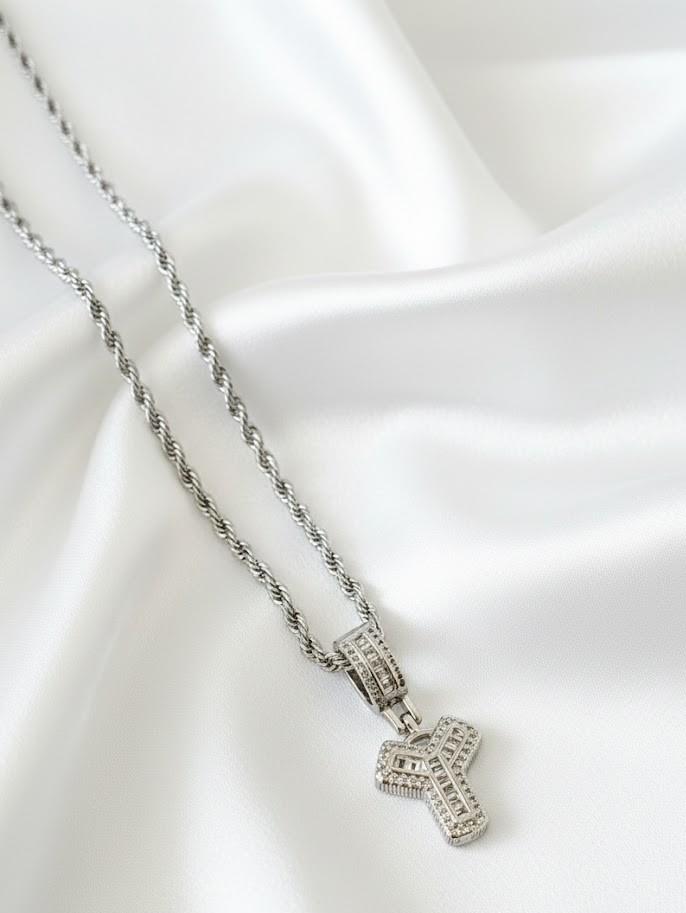 Zirkon Taşlı Silver Orta Boy Harf Kolye