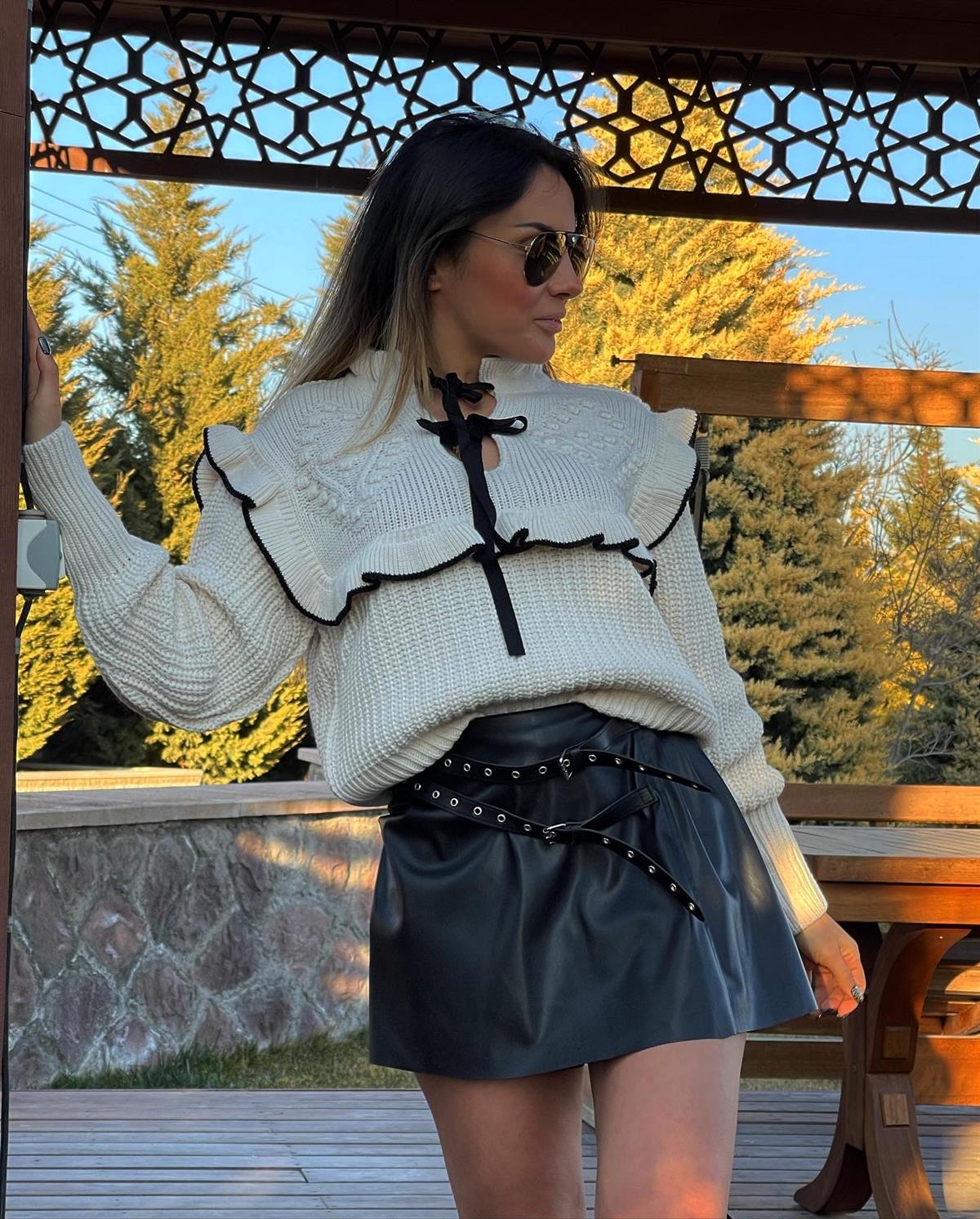 ÇİFT KEMER DETAYLI DERİ ŞORT ETEK