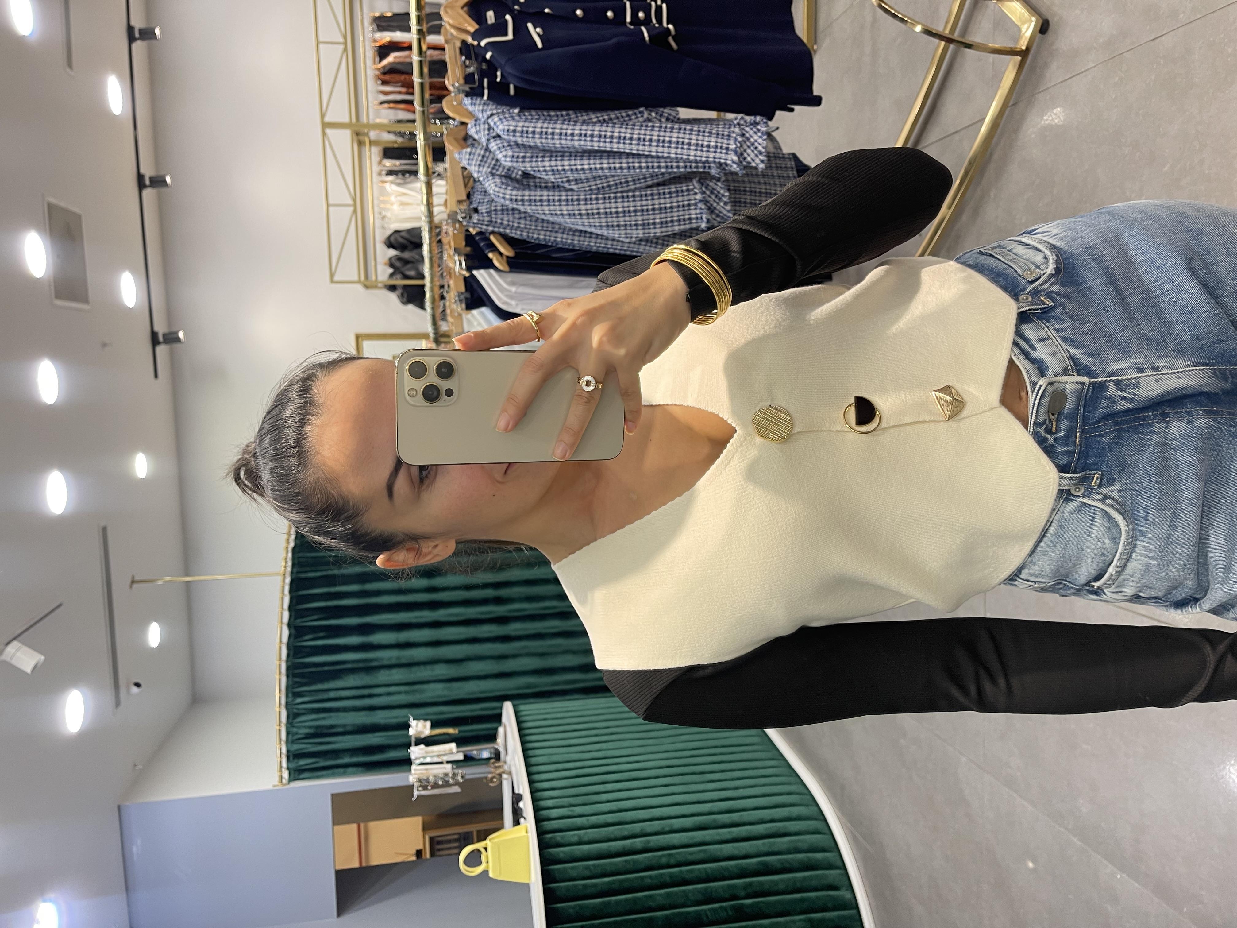 KREM RENK TRİKO YELEK