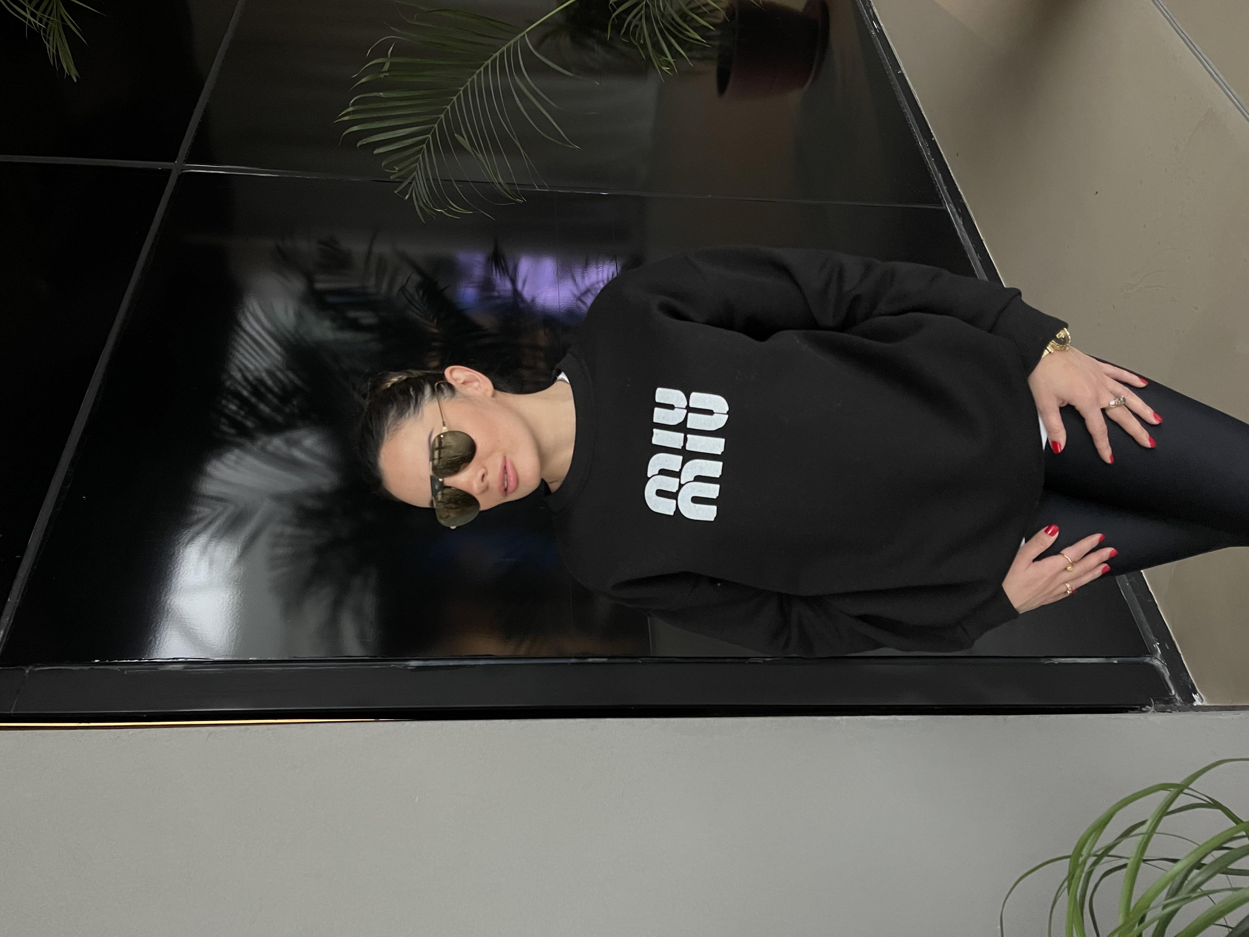 MIU MIU SİYAH SWEATSHIRT