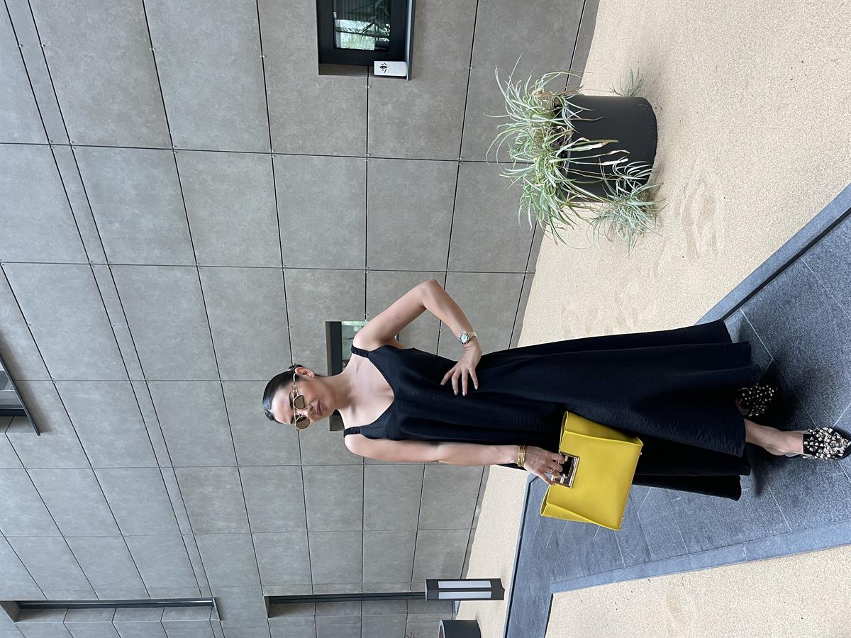 SİYAH ASKILI UZUN ELBİSE