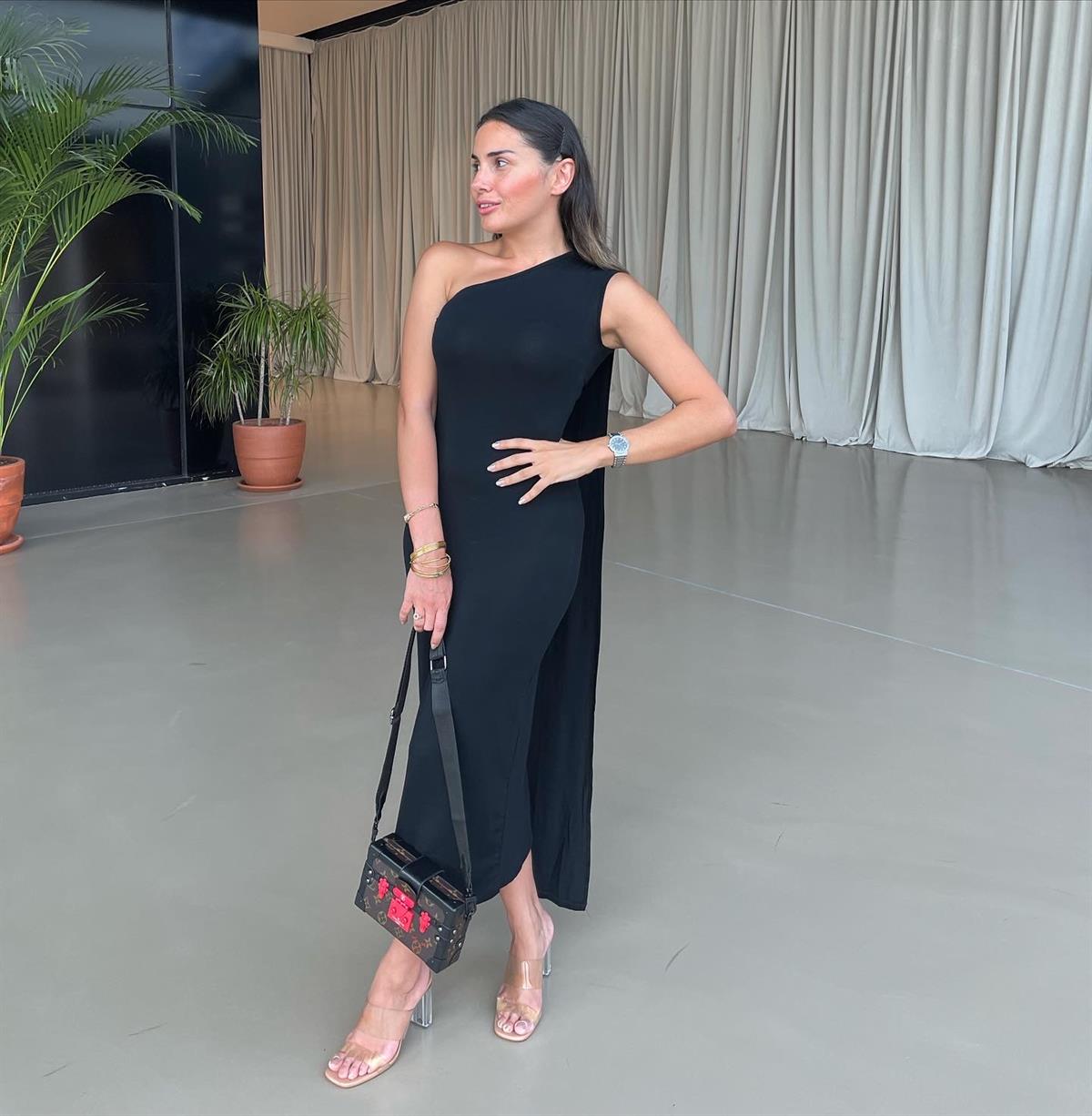 SİYAH TEK OMUZ MİDİ ELBİSE