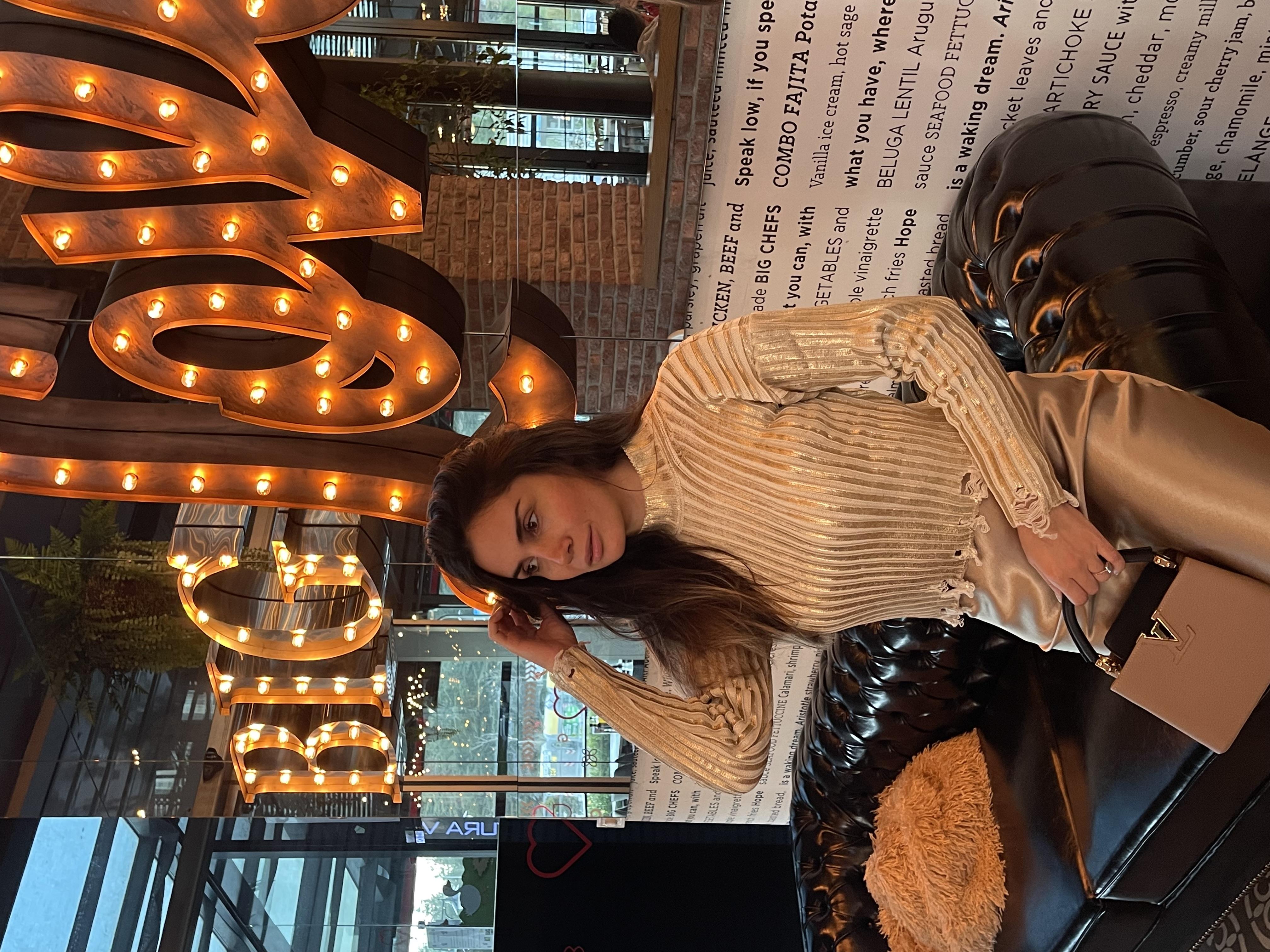 VARAKLI YIRTIK DETAYLI BLUZ