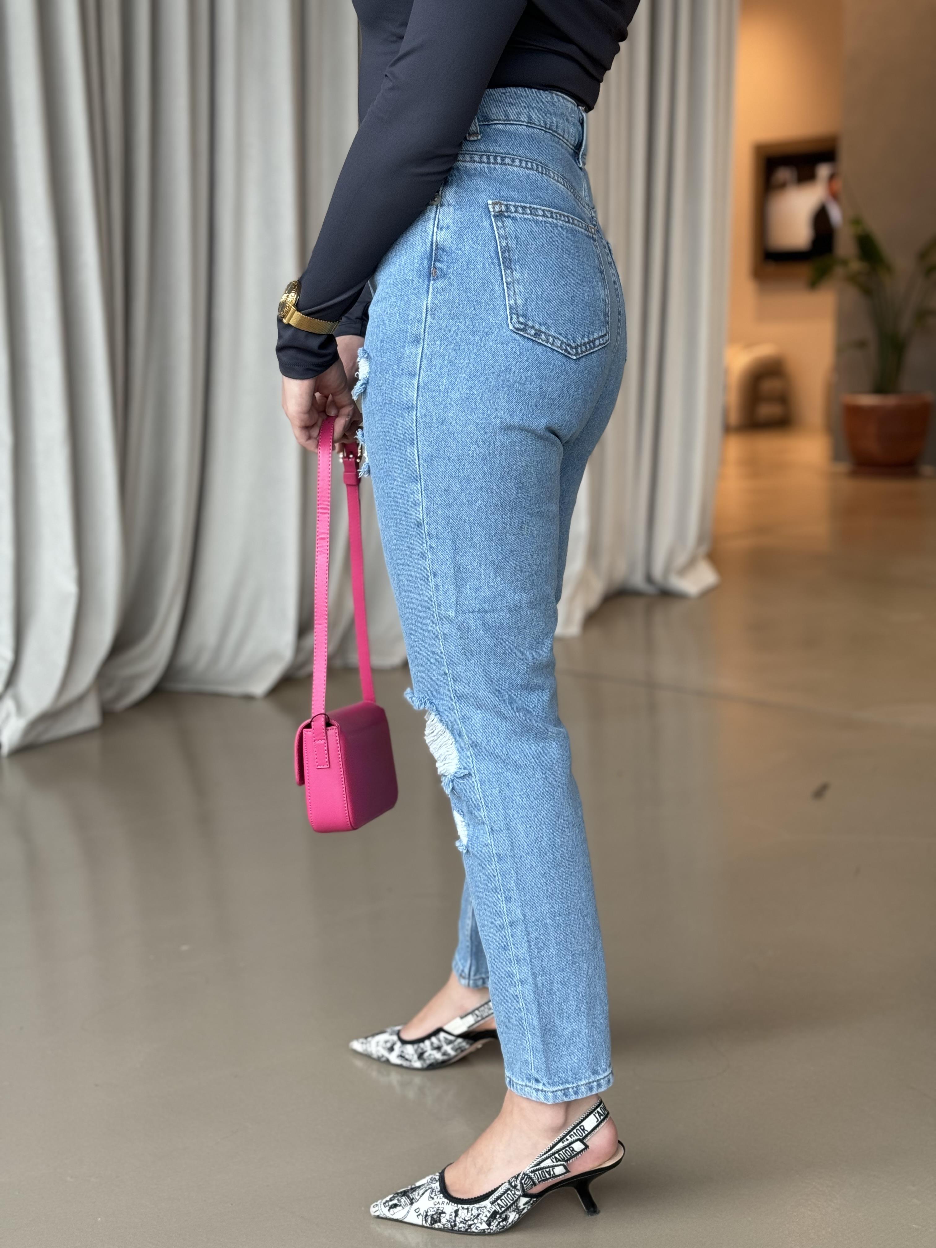 YÜKSEK BEL TAM KALIP YIRTIK JEAN
