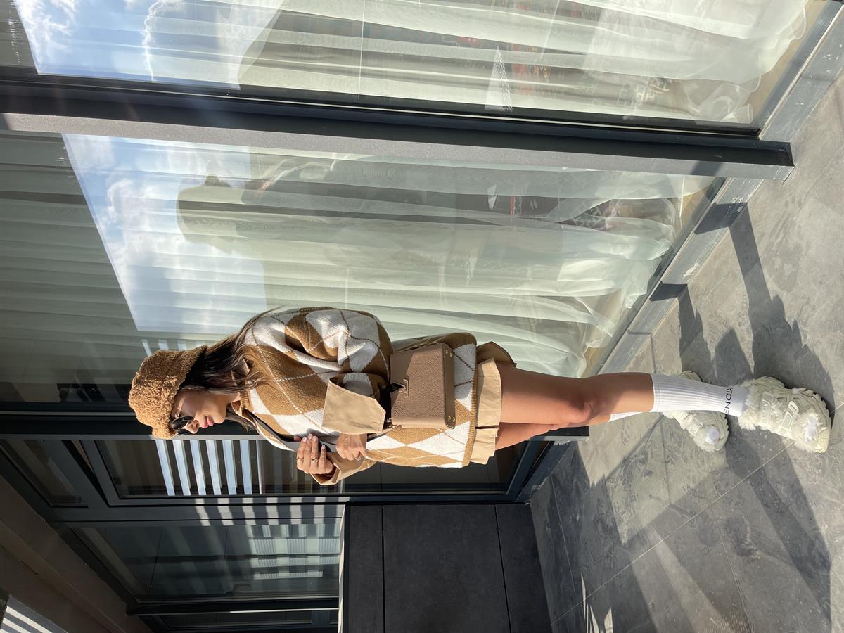 BAKLAVA DİLİMLİ KAZAK