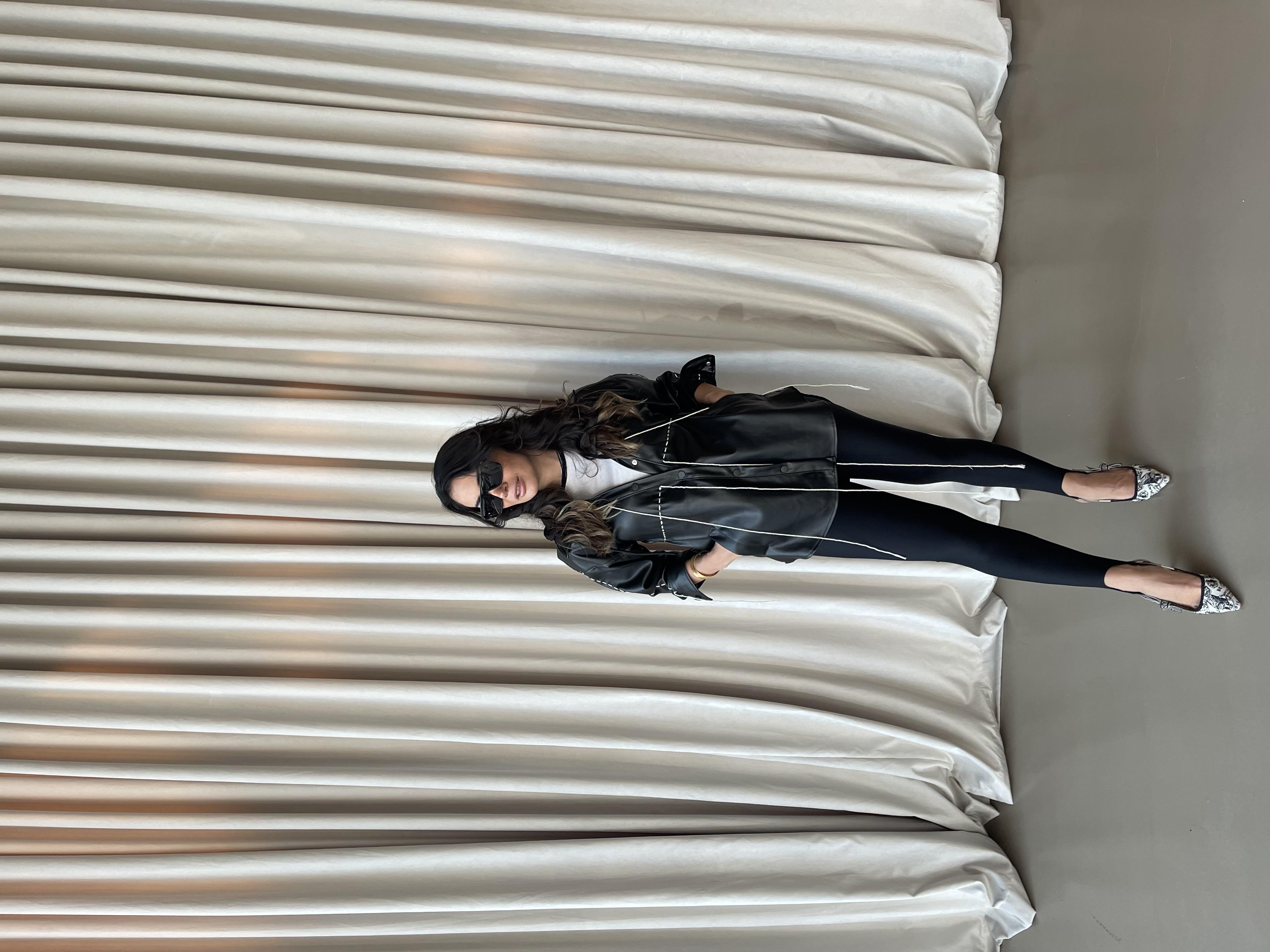 DERİ KAPÜŞONLU TASARIM GÖMLEK