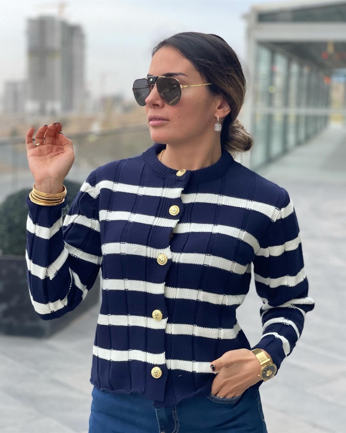 gold düğmeli hırka