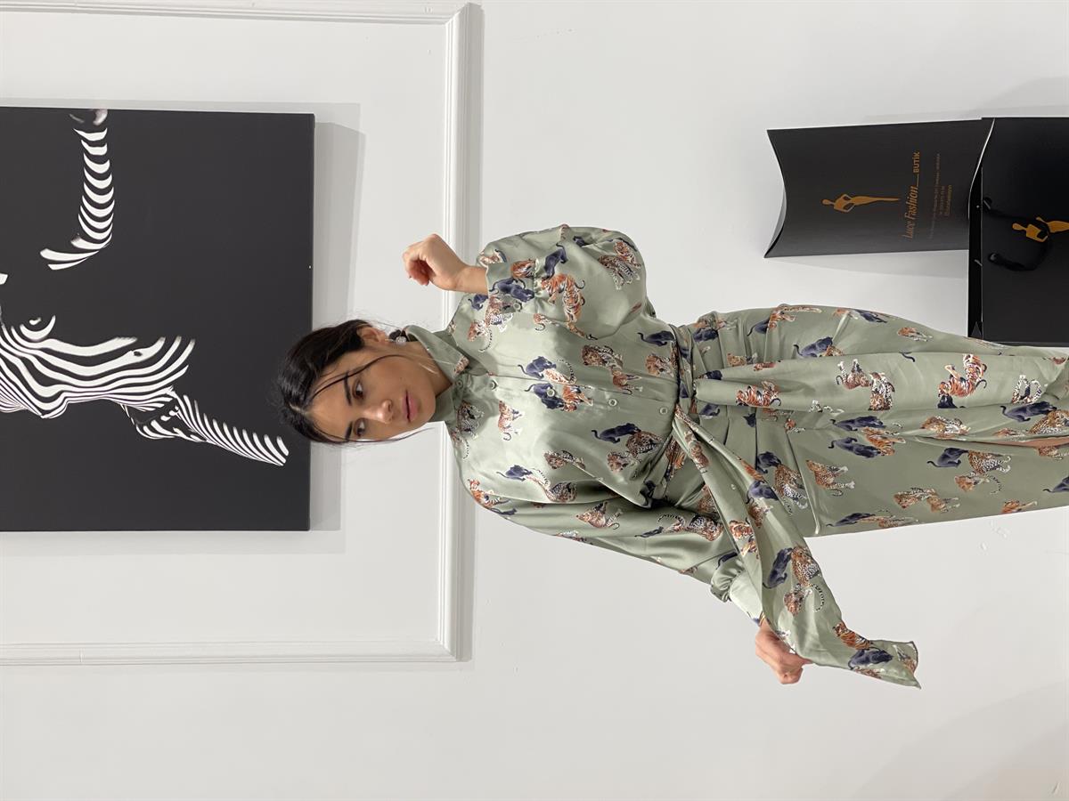 KAPLAN DESENLİ SATEN ELBİSE