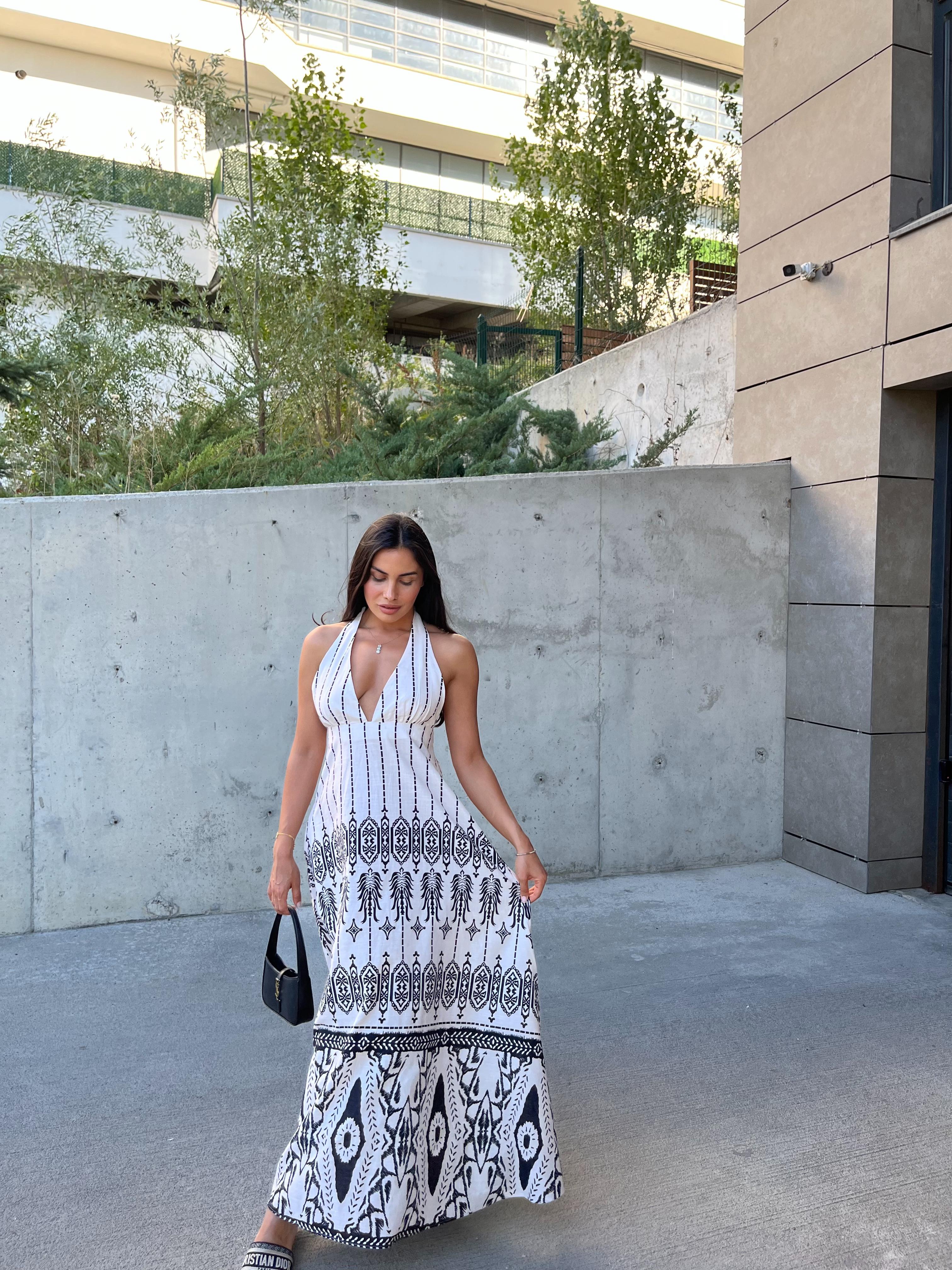 KEMER DETAYLI ELBİSE 