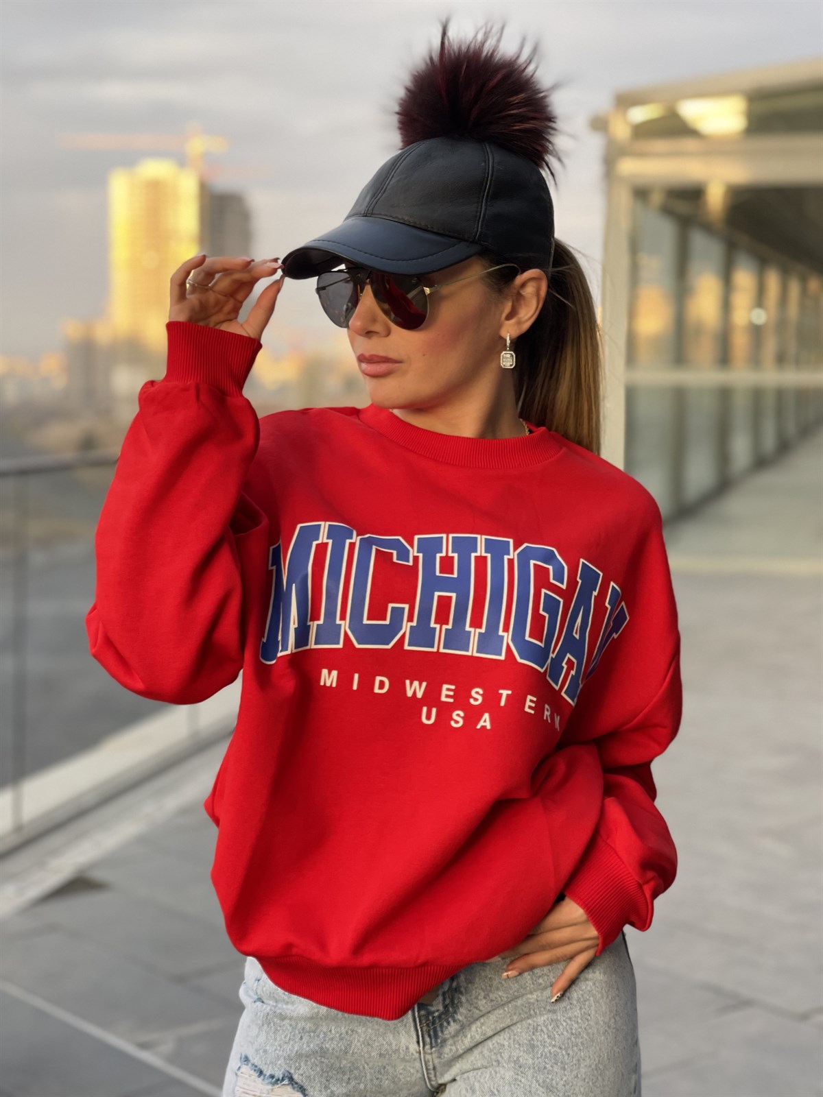 Kırmızı sweatshirt