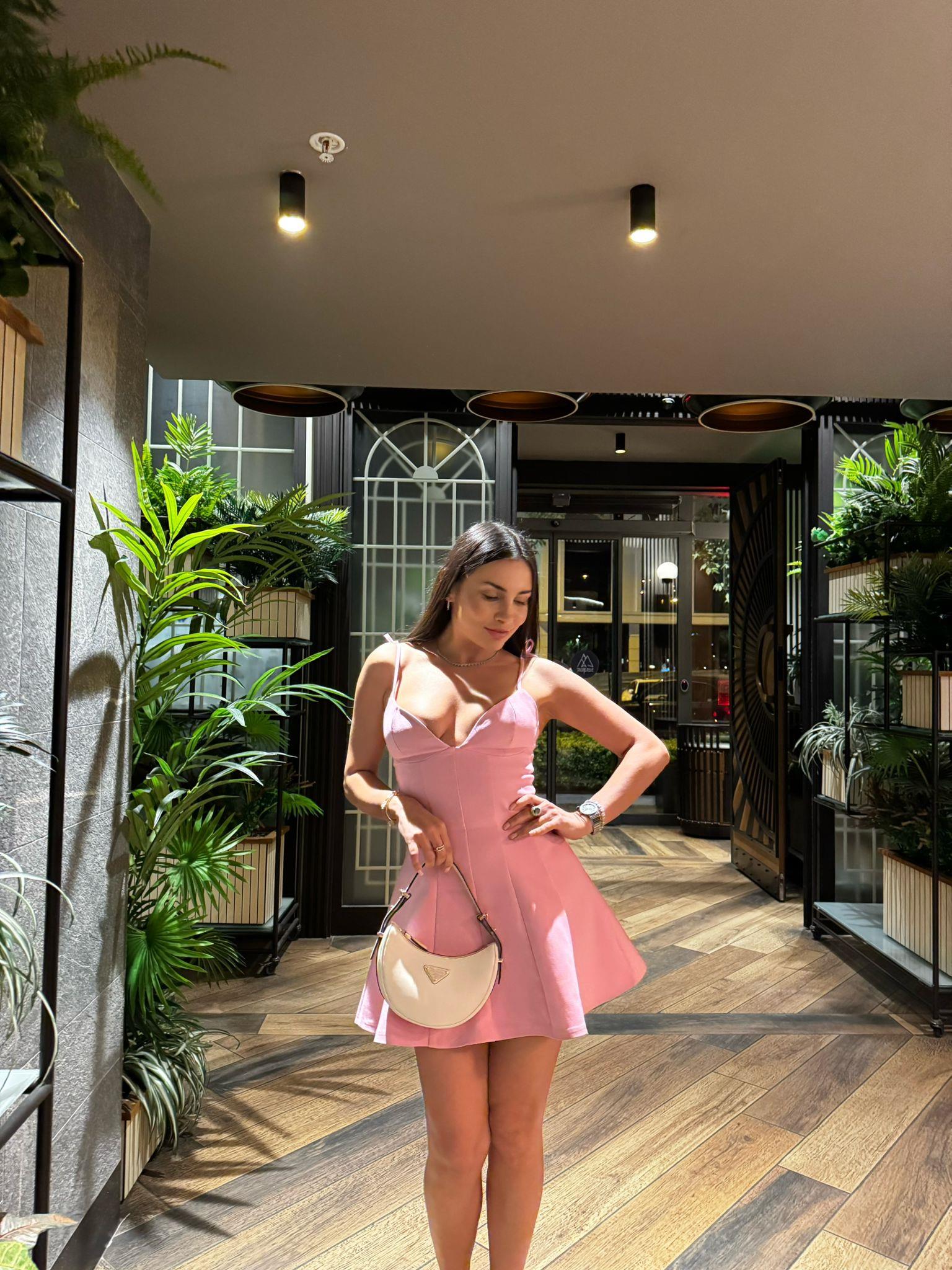 MİNİ PEMBE ELBİSE 