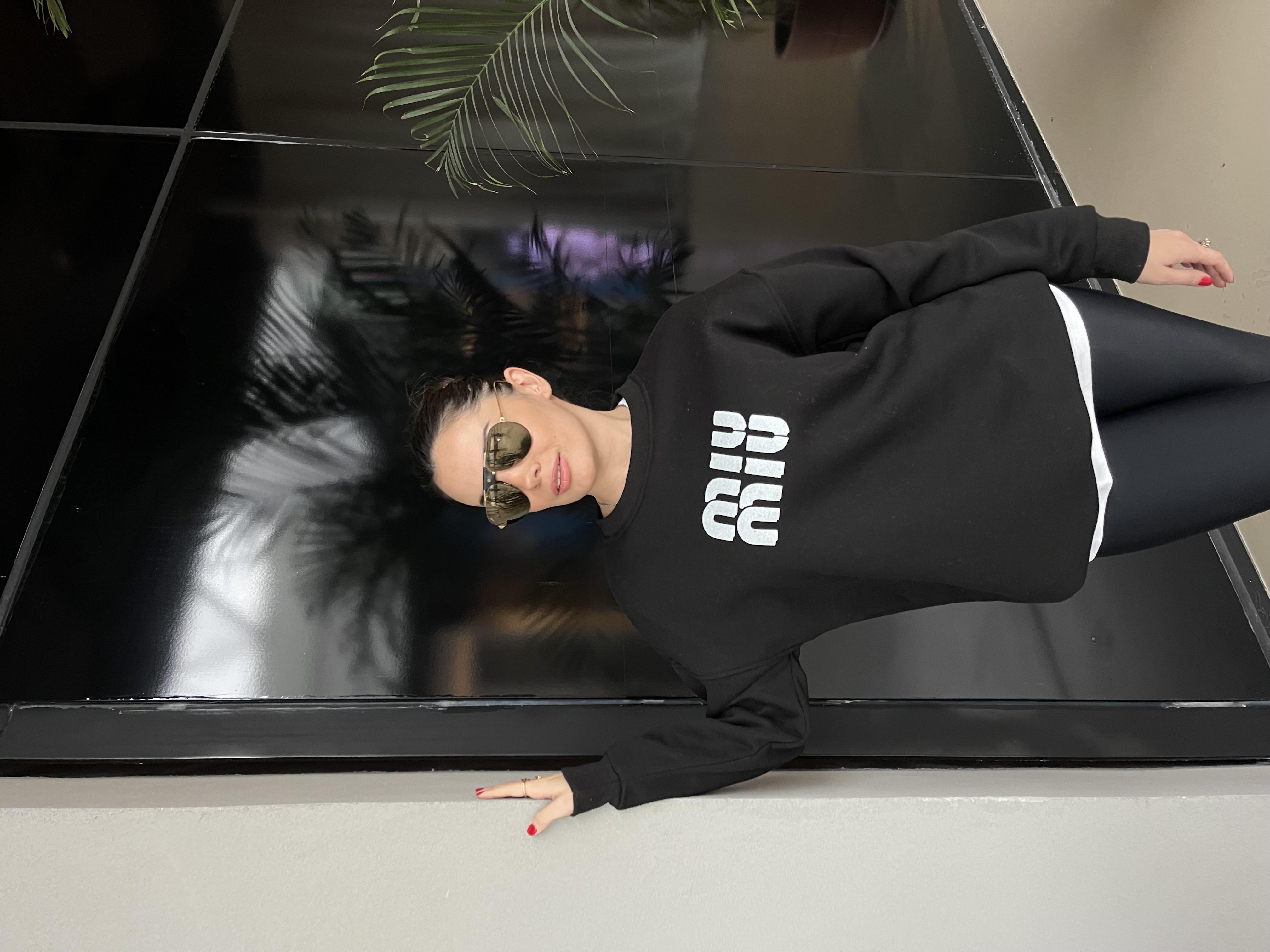 MIU MIU SİYAH SWEATSHIRT