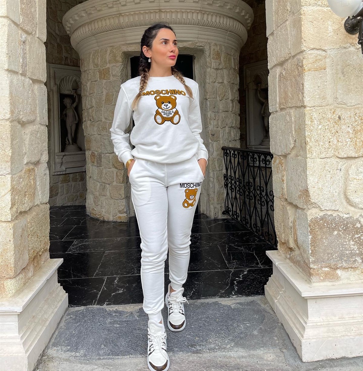 MOSCHINO BEYAZ EŞOFMAN TAKIM