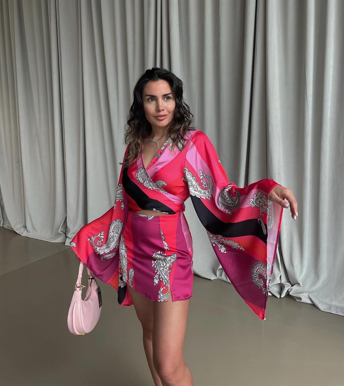 PEMBE DESENLİ ŞORT ETEK CROP TAKIM