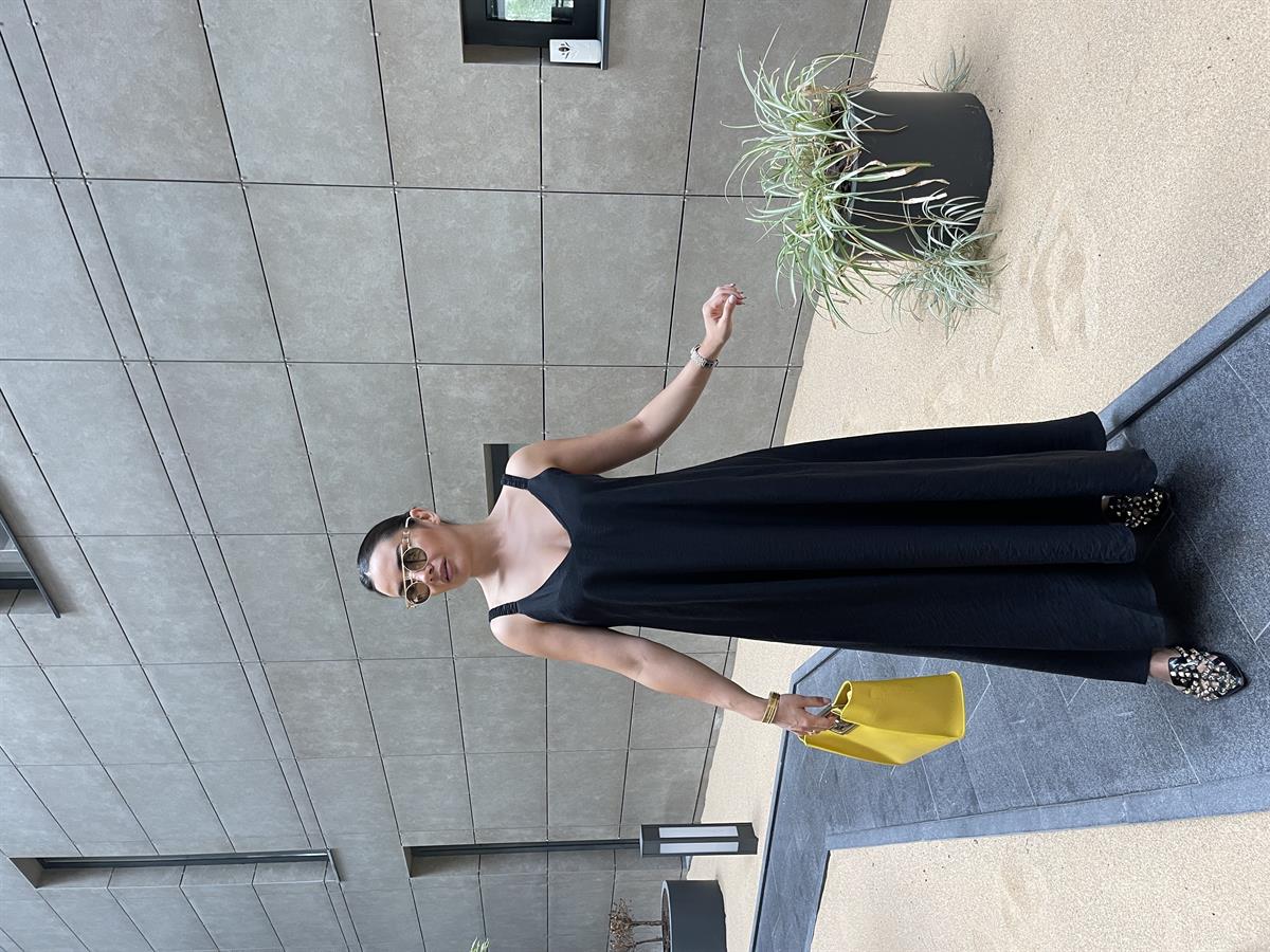 SİYAH ASKILI UZUN ELBİSE