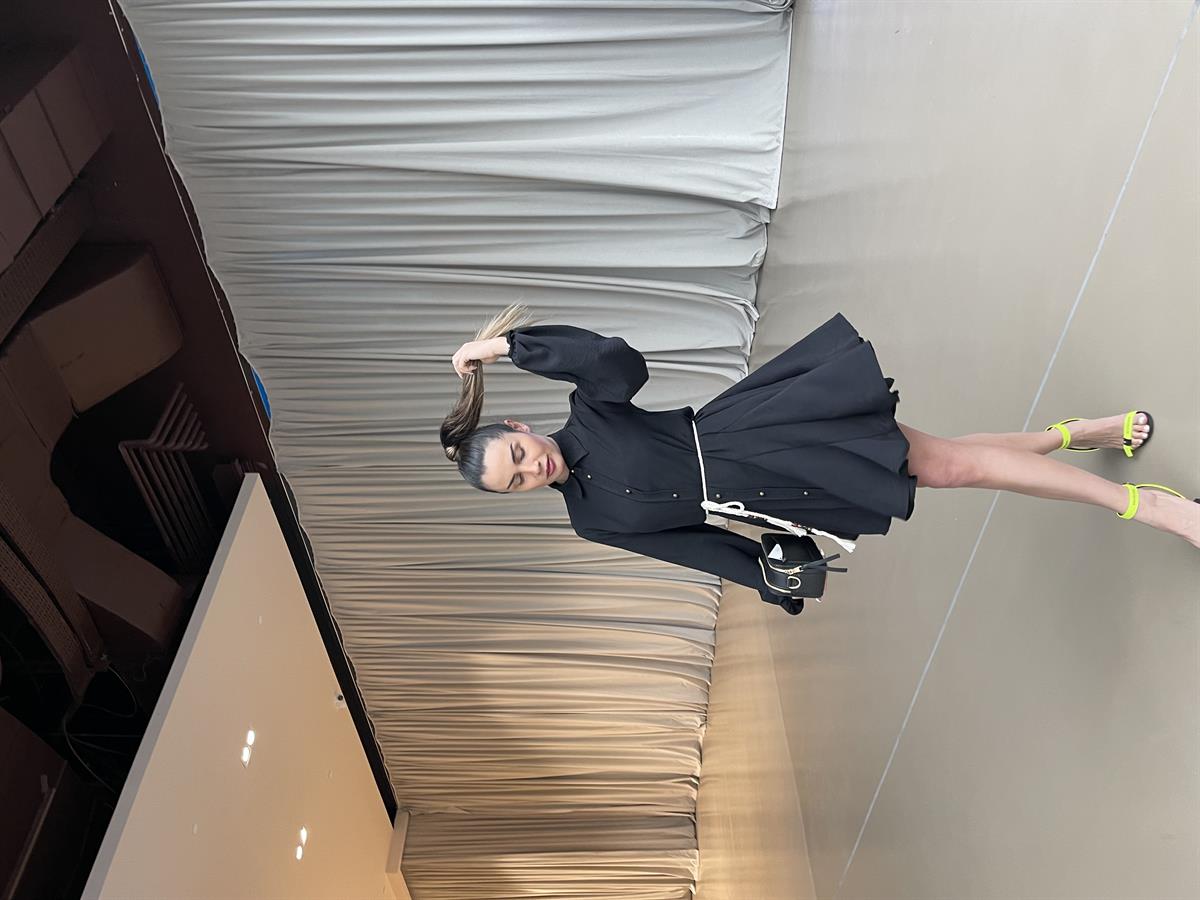 SİYAH BELDEN BAĞLAMALI ELBİSE