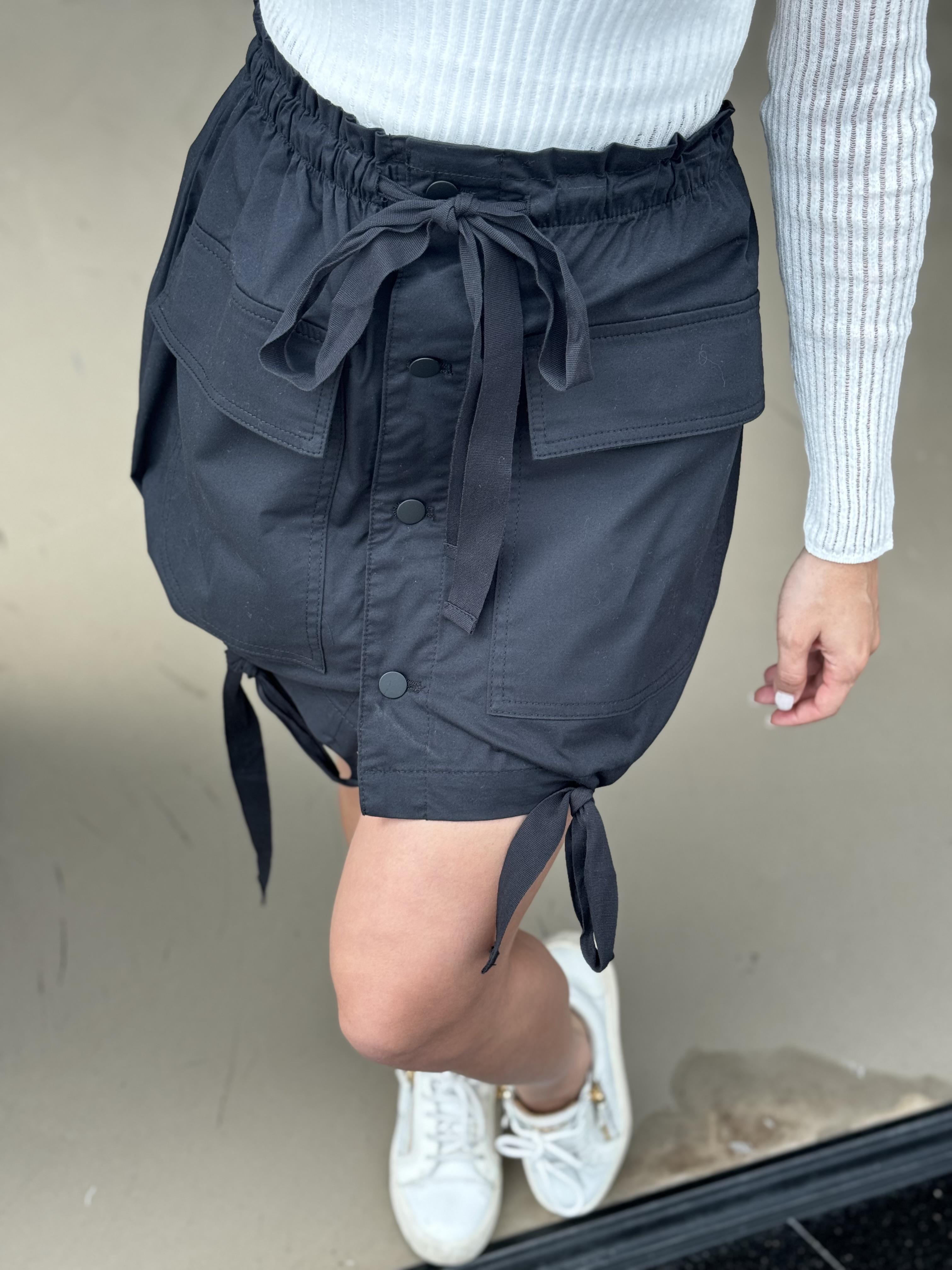 SİYAH CEPLİ BALON ETEK