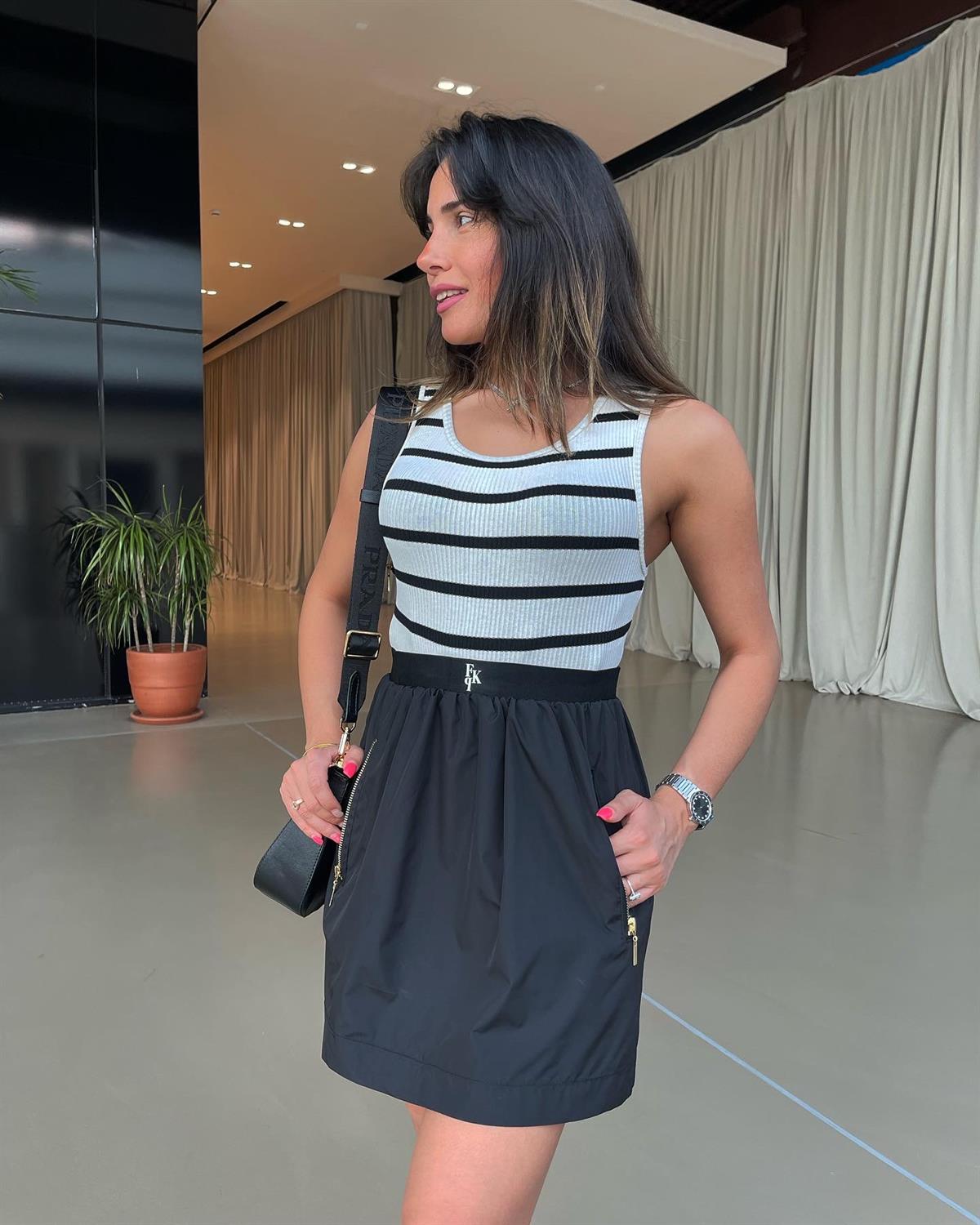 SİYAH PARAŞÜT KUMAŞ ETEK