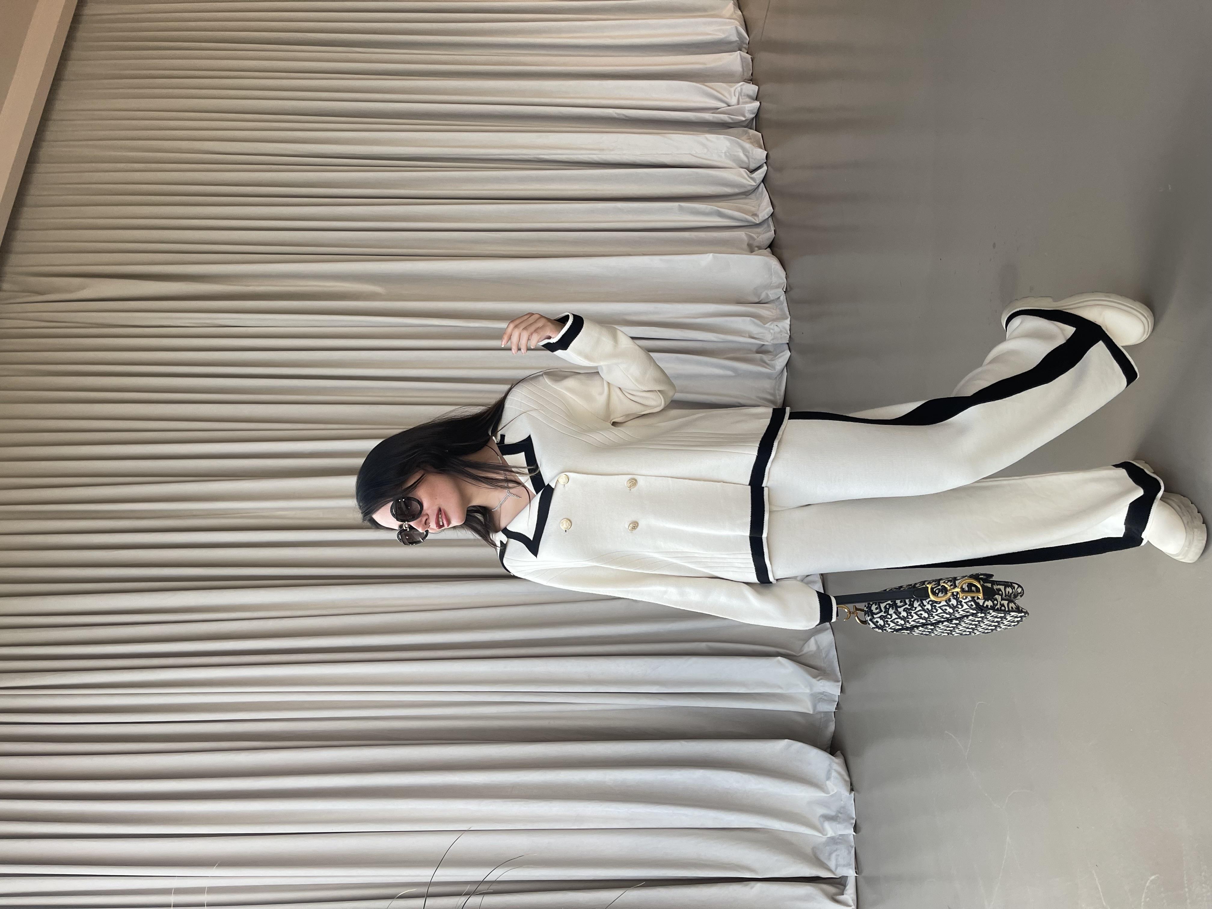 SİYAH ŞERİTLİ GOLD DÜĞMELİ TRİKO TAKIM